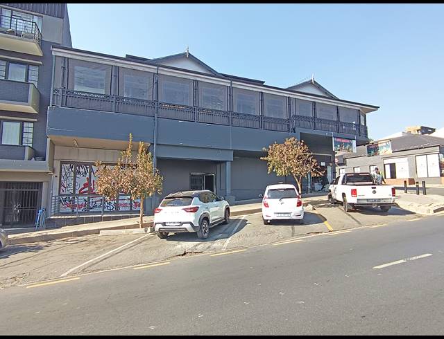 890M² BUILDING FOR SALE IN MELVILLE